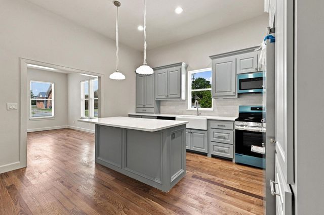 308 N 5th Avenue, Denison, TX 75021