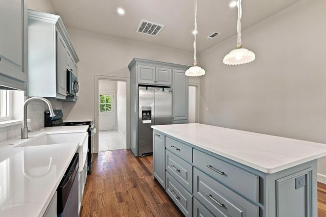 308 N 5th Avenue, Denison, TX 75021