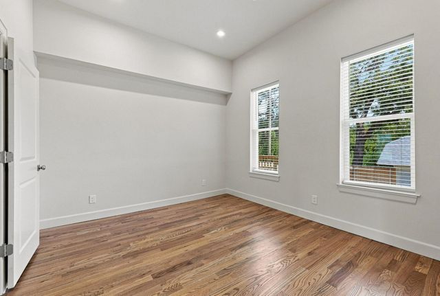 308 N 5th Avenue, Denison, TX 75021