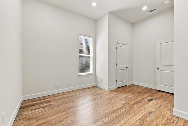 308 N 5th Avenue, Denison, TX 75021