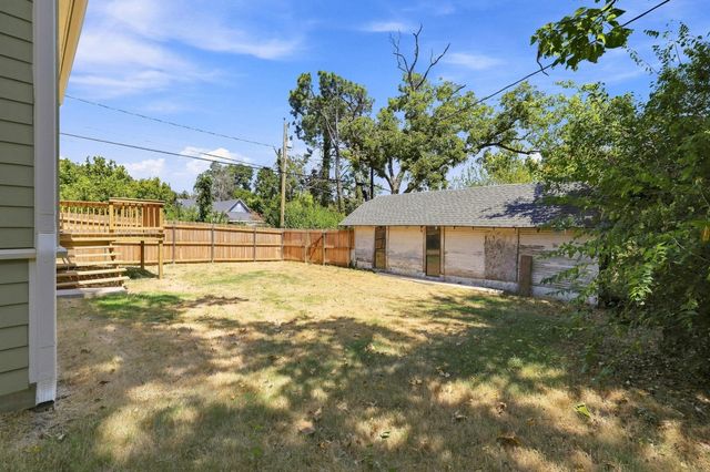 308 N 5th Avenue, Denison, TX 75021
