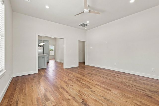 308 N 5th Avenue, Denison, TX 75021