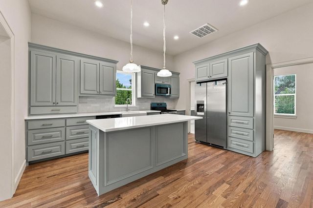 308 N 5th Avenue, Denison, TX 75021