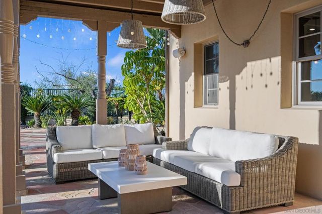 7910 Nathaniel Ct, San Diego, CA 92127