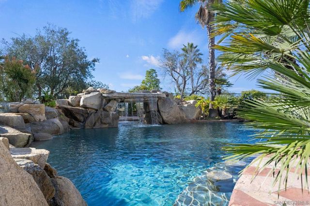 7910 Nathaniel Ct, San Diego, CA 92127