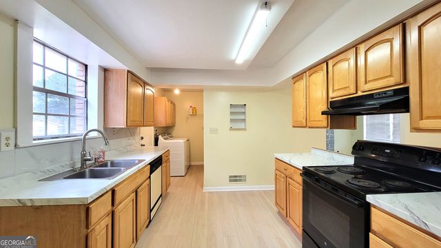 6418 Maddox Road, Morrow, GA 30260