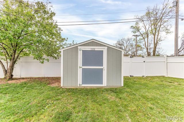 112 Trailing Oak Court, Imperial, MO 63052