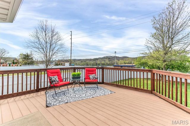 112 Trailing Oak Court, Imperial, MO 63052