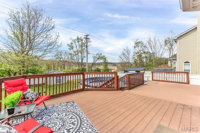 112 Trailing Oak Court, Imperial, MO 63052