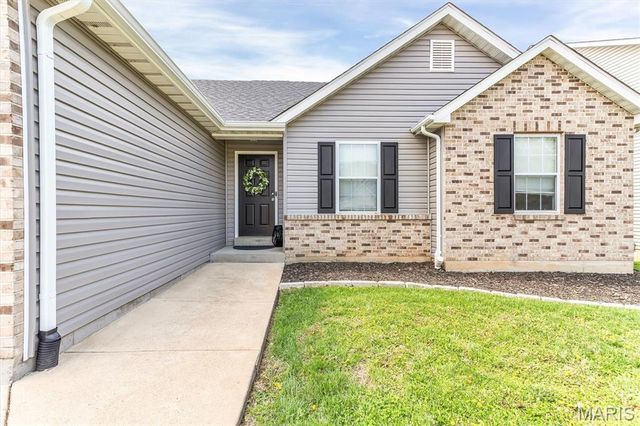 112 Trailing Oak Court, Imperial, MO 63052