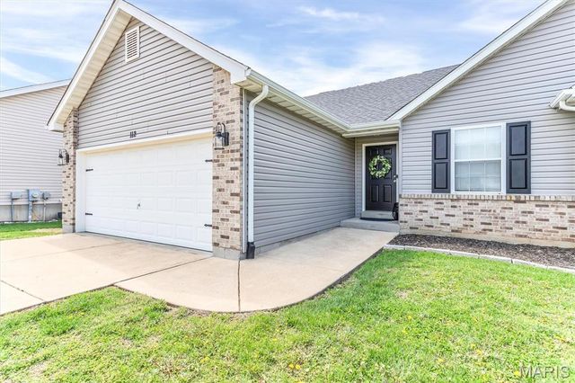112 Trailing Oak Court, Imperial, MO 63052