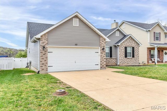 112 Trailing Oak Court, Imperial, MO 63052