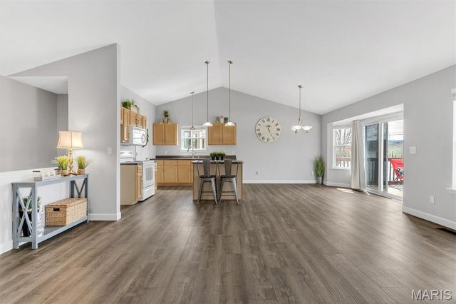 112 Trailing Oak Court, Imperial, MO 63052