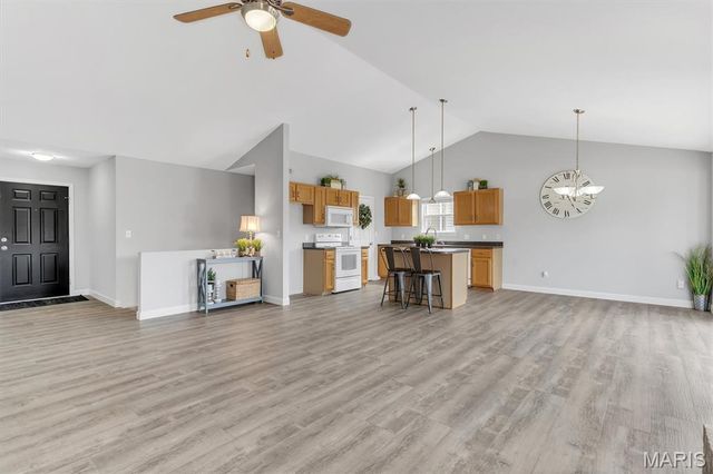 112 Trailing Oak Court, Imperial, MO 63052