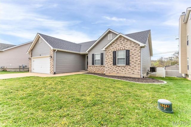 112 Trailing Oak Court, Imperial, MO 63052