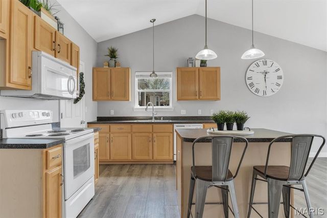 112 Trailing Oak Court, Imperial, MO 63052