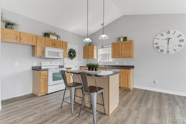 112 Trailing Oak Court, Imperial, MO 63052