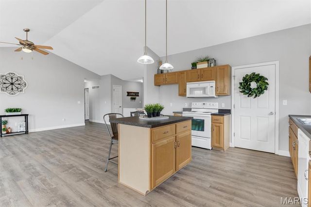 112 Trailing Oak Court, Imperial, MO 63052