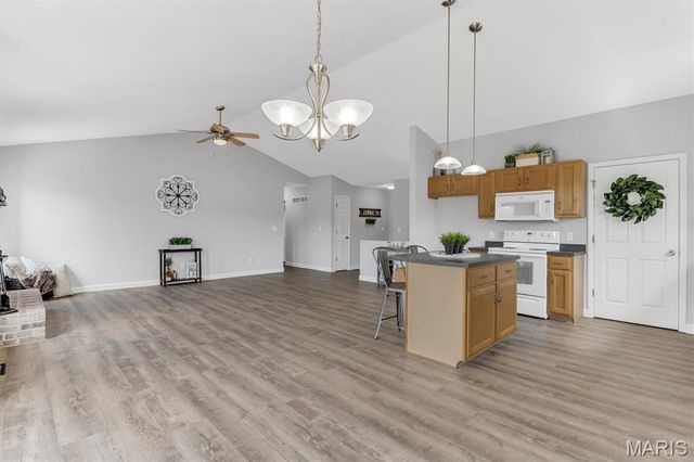 112 Trailing Oak Court, Imperial, MO 63052