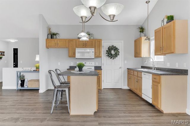 112 Trailing Oak Court, Imperial, MO 63052