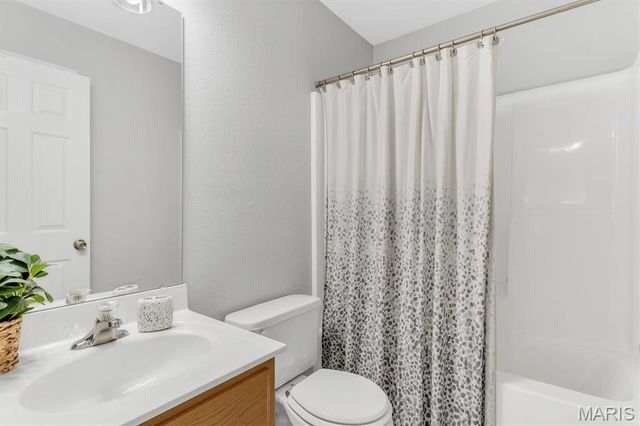 112 Trailing Oak Court, Imperial, MO 63052