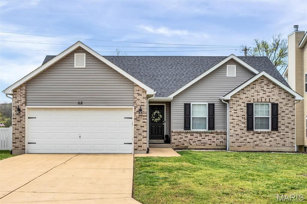 112 Trailing Oak Court, Imperial, MO 63052