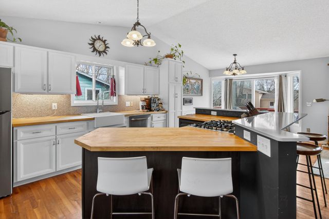 1805 Lannon Court, Burnsville, MN 55337