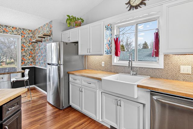 1805 Lannon Court, Burnsville, MN 55337