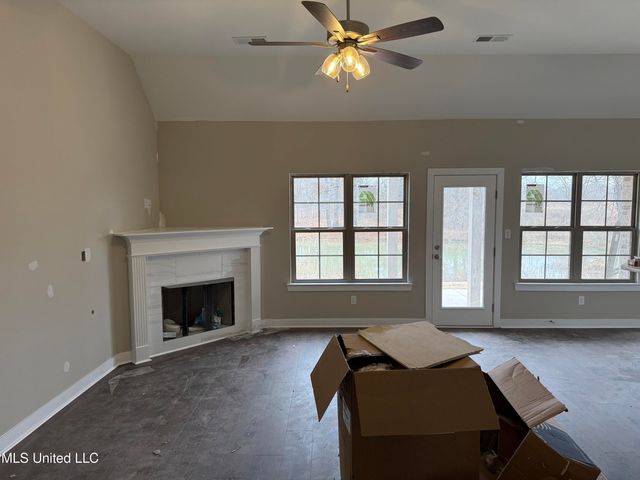 7866 Ella Pointe, Walls, MS 38680