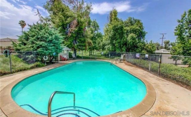 632 Gibbel Rd, Hemet, CA 92543