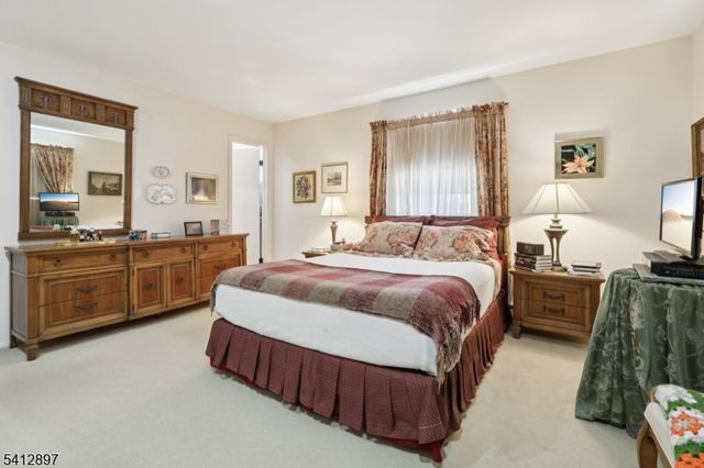 29 Clover Ln, Randolph Twp., NJ 07869