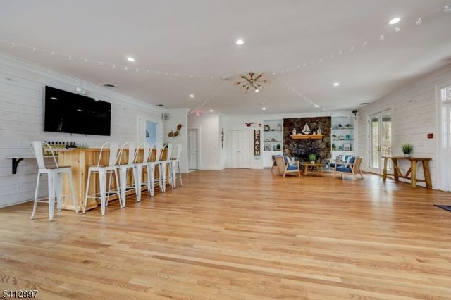 29 Clover Ln, Randolph Twp., NJ 07869