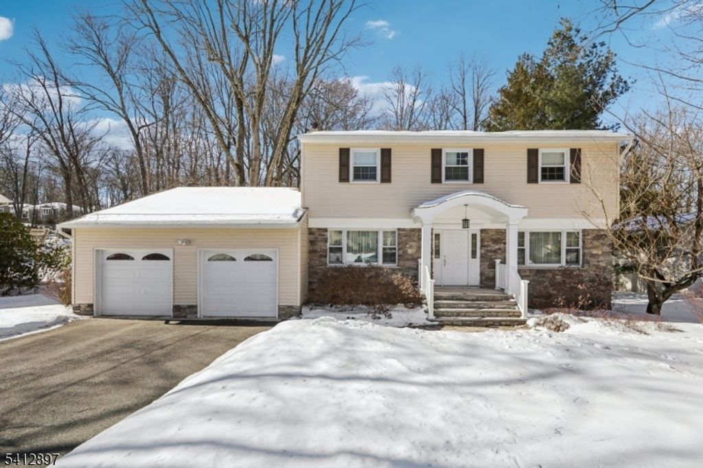 29 Clover Ln, Randolph Twp., NJ 07869