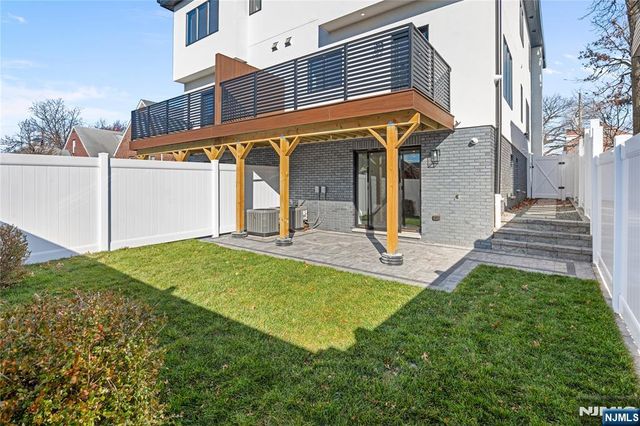 460 Greenmount Avenue, Cliffside Park, NJ 07010