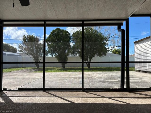 2128 SE 4th ST, Cape Coral, FL 33990