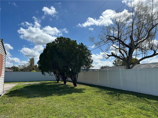 2128 SE 4th ST, Cape Coral, FL 33990