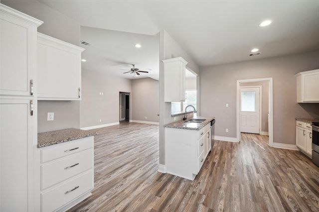 14103 Overstreet Drive, Willis, TX 77318