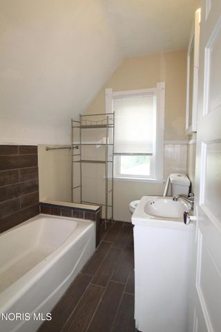 1139 Oakwood Avenue, Toledo, OH 43607