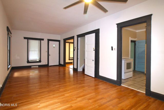 1139 Oakwood Avenue, Toledo, OH 43607