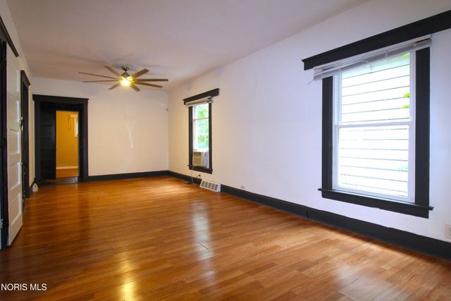 1139 Oakwood Avenue, Toledo, OH 43607