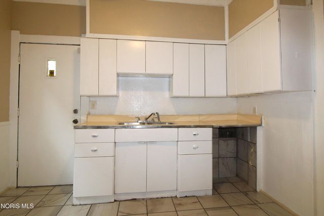 1139 Oakwood Avenue, Toledo, OH 43607
