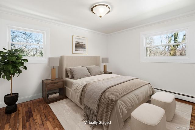 10 Mont Avenue, Dix Hills, NY 11746