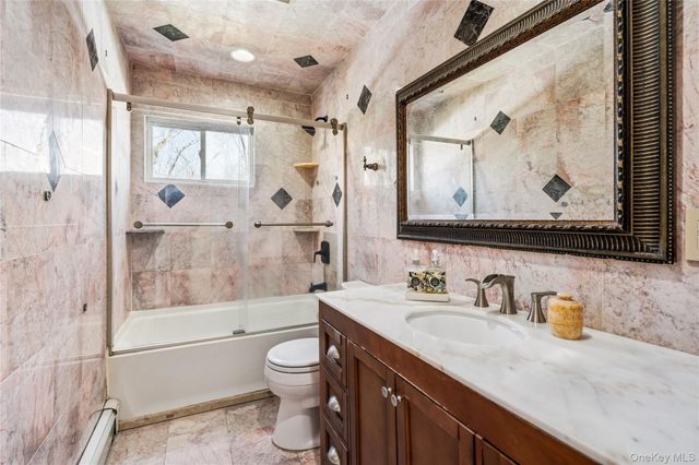 10 Mont Avenue, Dix Hills, NY 11746