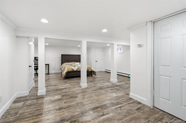 10 Mont Avenue, Dix Hills, NY 11746