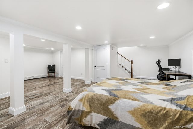 10 Mont Avenue, Dix Hills, NY 11746