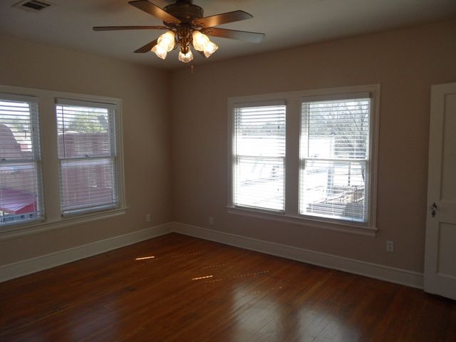 6032 Lewis Street, Dallas, TX 75206