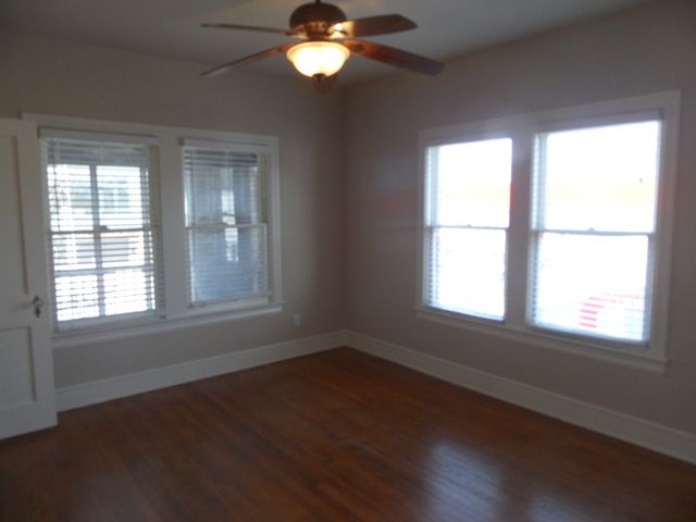 6032 Lewis Street, Dallas, TX 75206