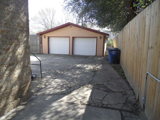 6032 Lewis Street, Dallas, TX 75206