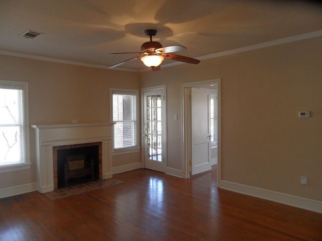 6032 Lewis Street, Dallas, TX 75206