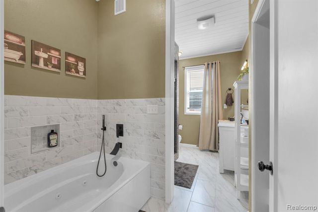 22421 Huron River Drive, Rockwood, MI 48173